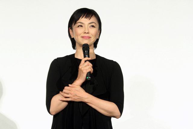 松田優作さんが鏡をのぞく貴重な写真も公開！フォトギャラリー（3枚目）