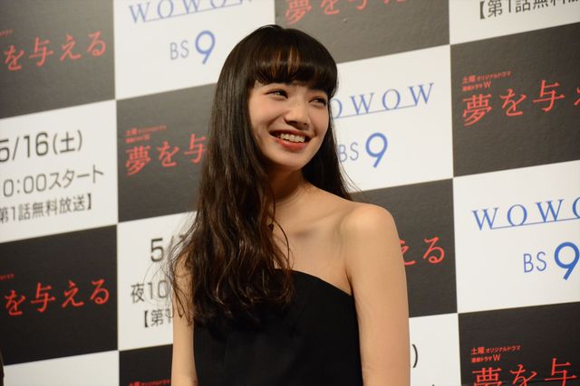 小松菜奈、肩出しドレスで魅了！フォトギャラリー（7枚目）