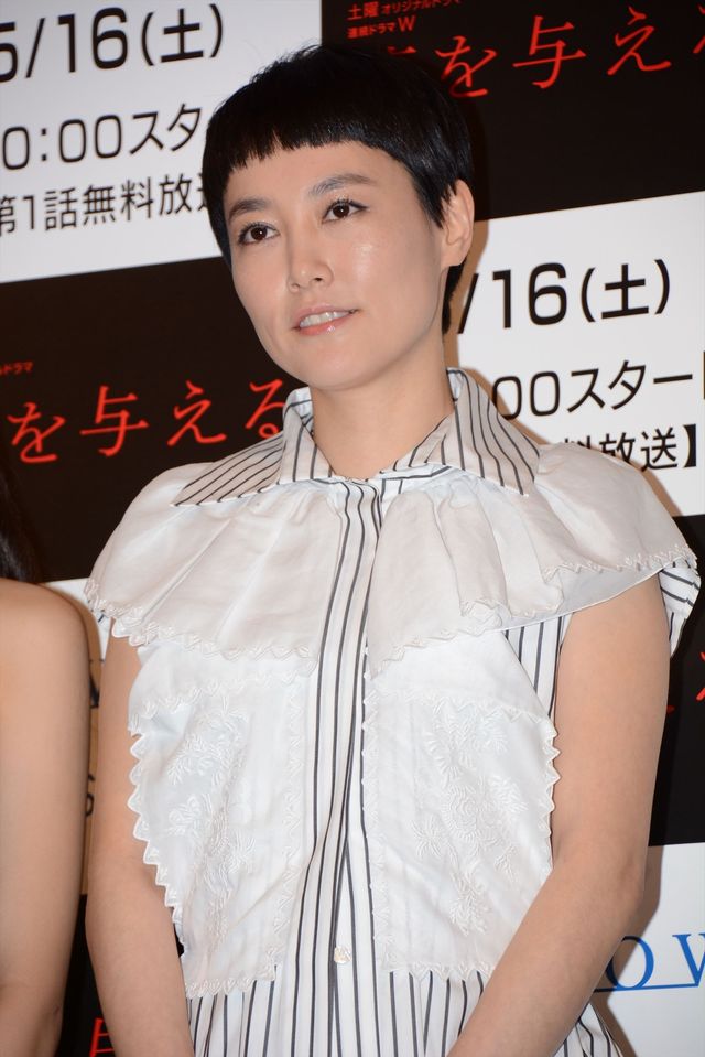 小松菜奈、肩出しドレスで魅了！フォトギャラリー（10枚目）