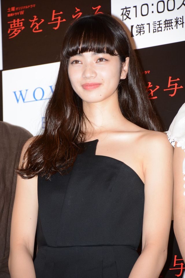 小松菜奈、肩出しドレスで魅了！フォトギャラリー（11枚目）