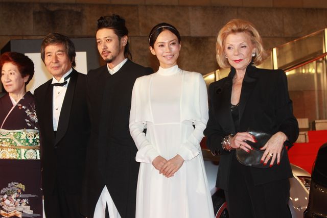 北川景子、肩出しドレスで松ケンとレッドカーペット！フォトギャラリー3（73枚目）