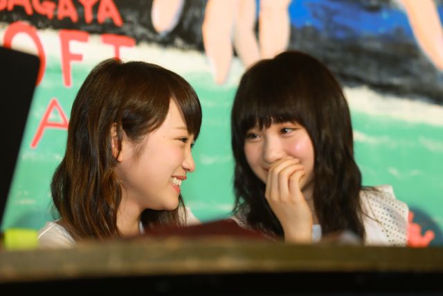 AKBをムカデ人間に…？川栄李奈＆高橋朱里出席イベントフォトギャラリー（6枚目）