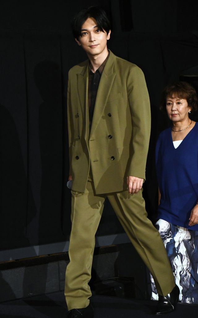 吉沢亮の全身カットも！映画『ぼくが生きてる、ふたつの世界』公開記念舞台あいさつ：フォトギャラリー