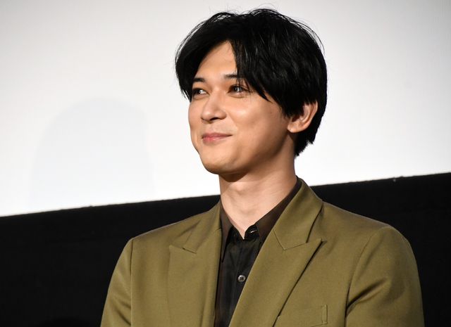 吉沢亮の全身カットも！映画『ぼくが生きてる、ふたつの世界』公開記念舞台あいさつ（6枚目）