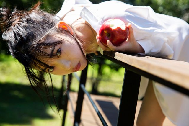 森川葵の写真集「Ebipilaf（仮）」表紙など（2枚目）