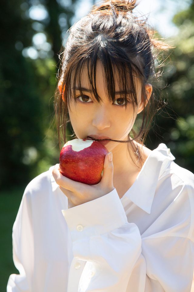 森川葵の写真集「Ebipilaf（仮）」表紙など（5枚目）