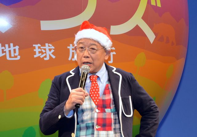 笑福亭鶴瓶、木村文乃からのバースデーケーキに大喜び！　家族に無視されてもこの笑顔！　画像ギャラリー：フォトギャラリー