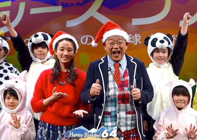 笑福亭鶴瓶、木村文乃からのバースデーケーキに大喜び！　家族に無視されてもこの笑顔！　画像ギャラリー（5枚目）