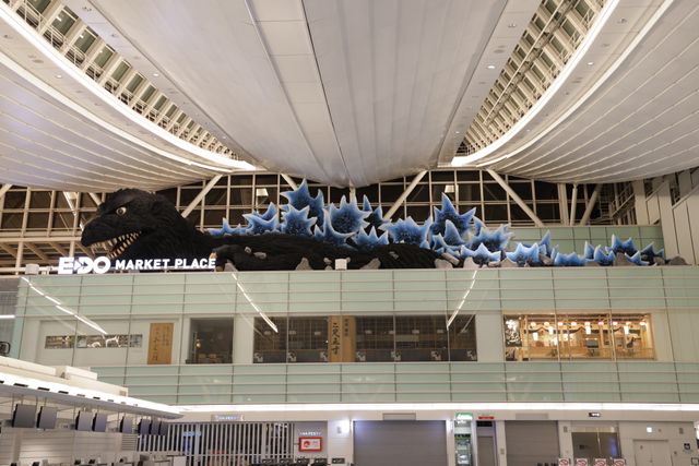 全長約40メートル！羽田空港に世界最大の巨大ゴジラモニュメント完成：フォトギャラリー