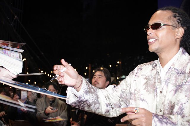 ナミ役エミリー・ラッド、真っ赤な大胆ドレスで魅了！「ONE PIECE」シーズン2来日ファンイベント（12枚目）