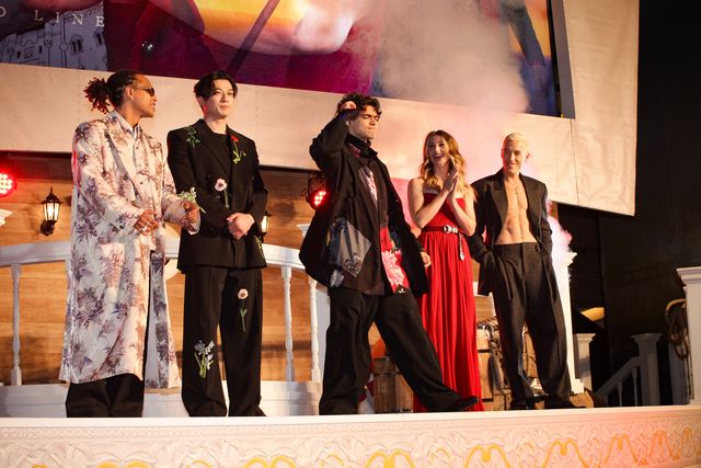 ナミ役エミリー・ラッド、真っ赤な大胆ドレスで魅了！「ONE PIECE」シーズン2来日ファンイベント（18枚目）