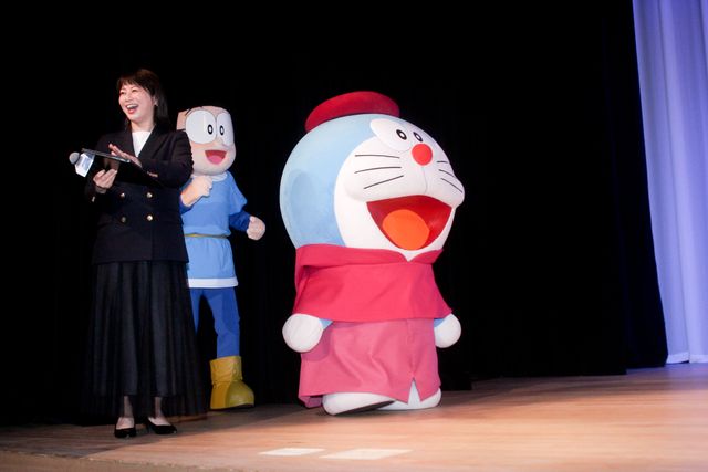 鈴鹿央士、のび太と筋トレ希望！藤本美貴、サンドウィッチマンと『映画ドラえもん　のび太の絵世界物語』完成披露（7枚目）