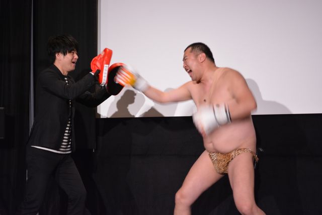 とにかく明るい安村、マイナス13キロの肉体改造に挑戦（6枚目）