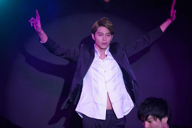 東出昌大もイメージ全然違う！月9「コンフィデンスマンJP」場面写真：フォトギャラリー