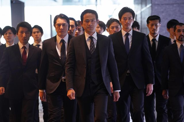 東出昌大もイメージ全然違う！月9「コンフィデンスマンJP」場面写真（3枚目）