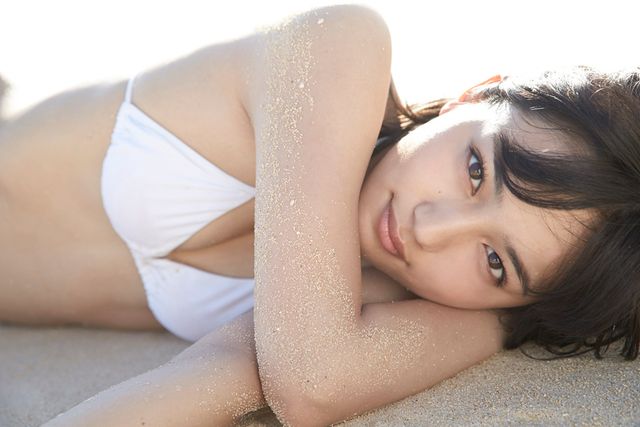 川口春奈、大人の水着姿！フォトギャラリー（3枚目）
