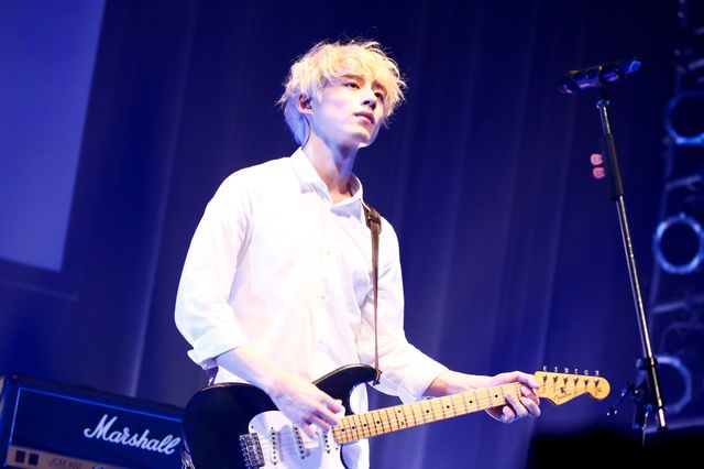 かっこよすぎ！miwa＆坂口健太郎『君と100回目の恋』劇中バンドが一夜限りの生ライブ！：フォトギャラリー