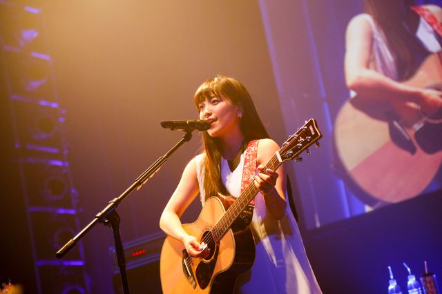 かっこよすぎ！miwa＆坂口健太郎『君と100回目の恋』劇中バンドが一夜限りの生ライブ！（3枚目）