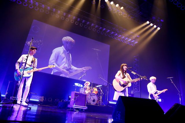 かっこよすぎ！miwa＆坂口健太郎『君と100回目の恋』劇中バンドが一夜限りの生ライブ！（7枚目）