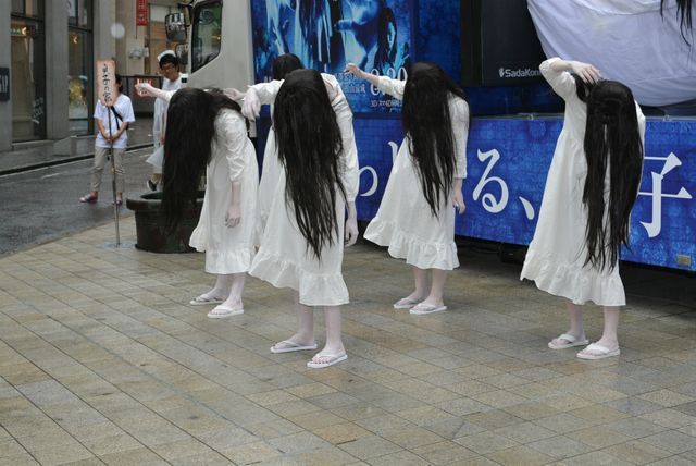 ゆるキャラ疑惑!?　の貞子、泣き出す赤ん坊の姿を見て最恐ヒロインに自信!?　画像ギャラリー（7枚目）