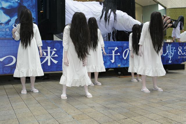 ゆるキャラ疑惑!?　の貞子、泣き出す赤ん坊の姿を見て最恐ヒロインに自信!?　画像ギャラリー（9枚目）