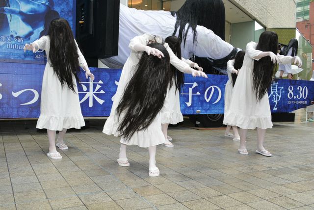 ゆるキャラ疑惑!?　の貞子、泣き出す赤ん坊の姿を見て最恐ヒロインに自信!?　画像ギャラリー（10枚目）