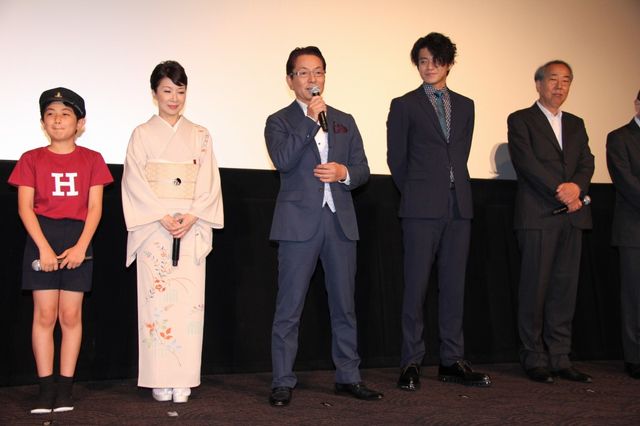 水谷豊、伊藤蘭の愛情こもったケーキをぱくり！フォトギャラリー：フォトギャラリー