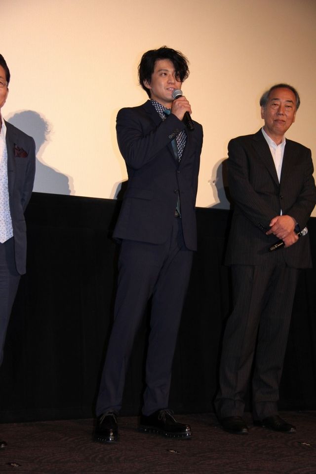 水谷豊、伊藤蘭の愛情こもったケーキをぱくり！フォトギャラリー（4枚目）