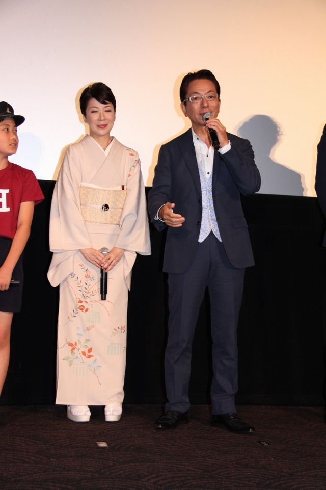 水谷豊、伊藤蘭の愛情こもったケーキをぱくり！フォトギャラリー（10枚目）