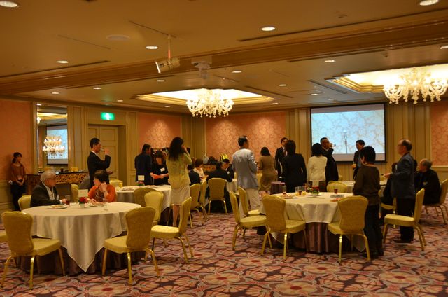 足を引きずる吉行和子…フォトギャラリー（5枚目）