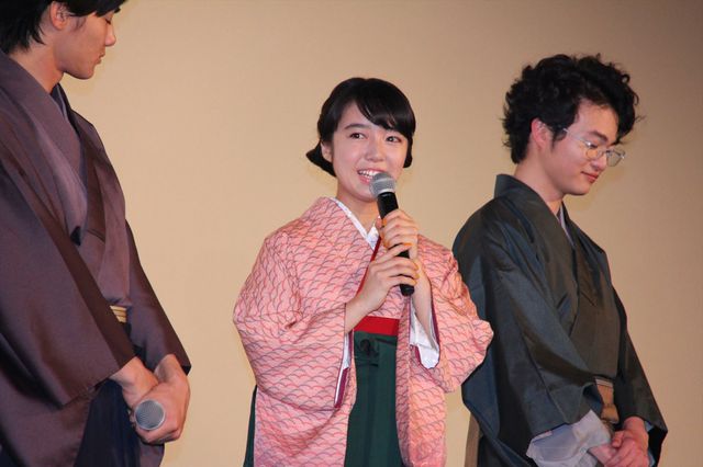 ロングヘア＆はかま姿の広瀬すず！野村周平＆真剣佑も！写真ギャラリー『ちはやふる　－上の句－』初日舞台あいさつ（8枚目）