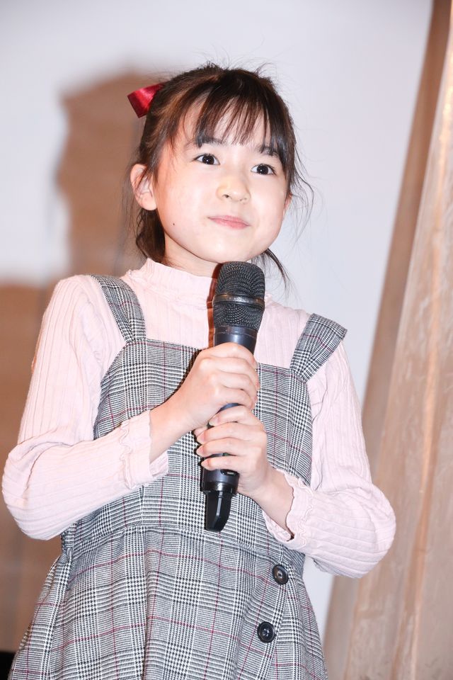 新津ちせ、落書きシーンはドキドキ！『ミセス・ノイズィ』完成披露舞台あいさつ（8枚目）