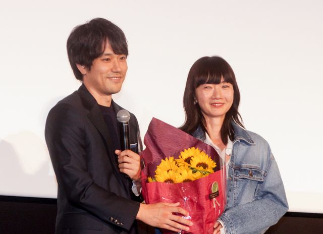 サプライズで駆け付けた松山ケンイチと、来日したペ・ドゥナ