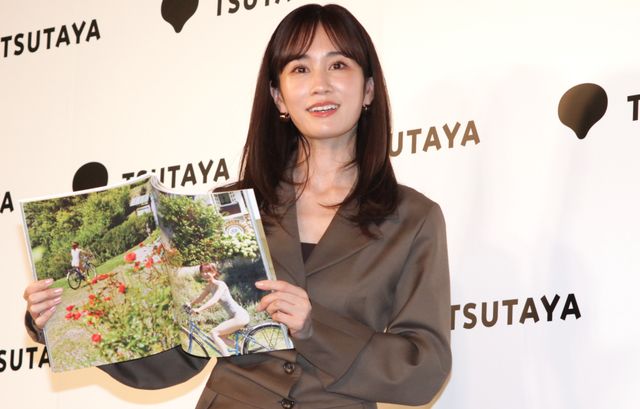 人生最後の写真集は「百点満点中の1万点」前田敦子
