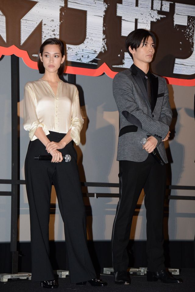 『進撃の巨人』キャストが壁を破壊！初日舞台あいさつフォトギャラリー（12枚目）