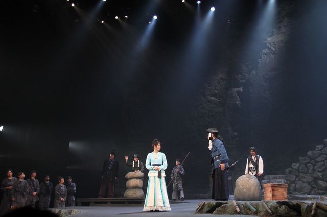 舞台「二都物語」囲み取材フォトギャラリー（10枚目）