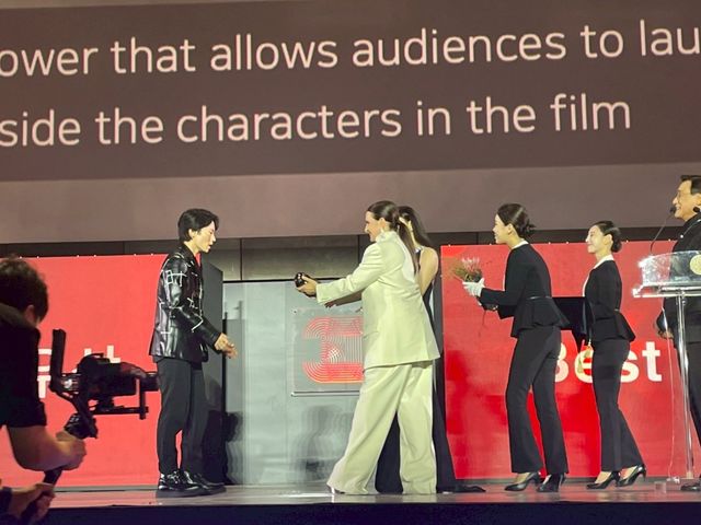 『愚か者の身分』北村匠海＆林裕太＆綾野剛が最優秀俳優賞受賞！釜山国際映画祭授賞式の様子：フォトギャラリー