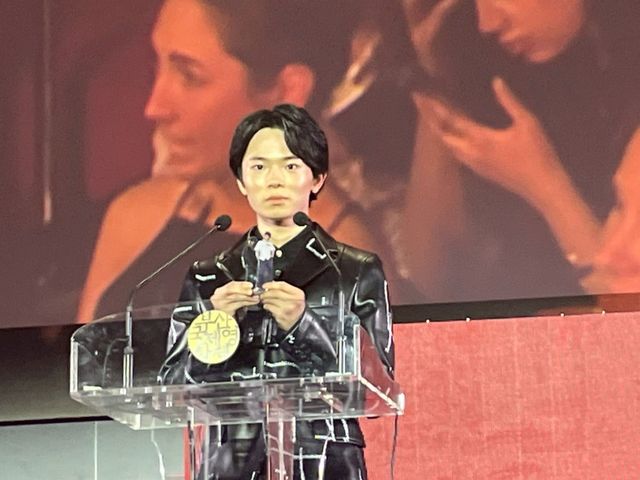 『愚か者の身分』北村匠海＆林裕太＆綾野剛が最優秀俳優賞受賞！釜山国際映画祭授賞式の様子（4枚目）