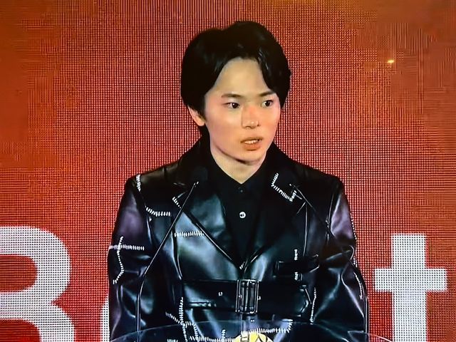 『愚か者の身分』北村匠海＆林裕太＆綾野剛が最優秀俳優賞受賞！釜山国際映画祭授賞式の様子（5枚目）