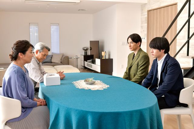 安達＆黒沢、目線の先には安達の家族…映画『チェリまほ』メイキング＆場面カット（2枚目）