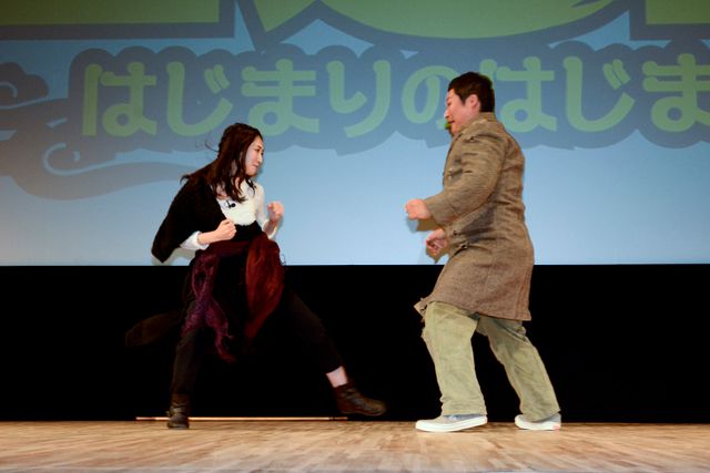 武田梨奈がコウメ太夫に蹴り！フォトギャラリー（3枚目）