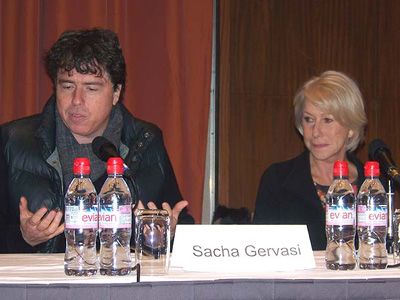（左から）サーシャ・ガヴァシ監督、ヘレン・ミレン
