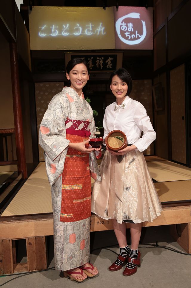 「あまちゃん」能年玲奈から「ごちそうさん」杏へ！朝ドラヒロインバトンタッチ写真ギャラリー（2枚目）