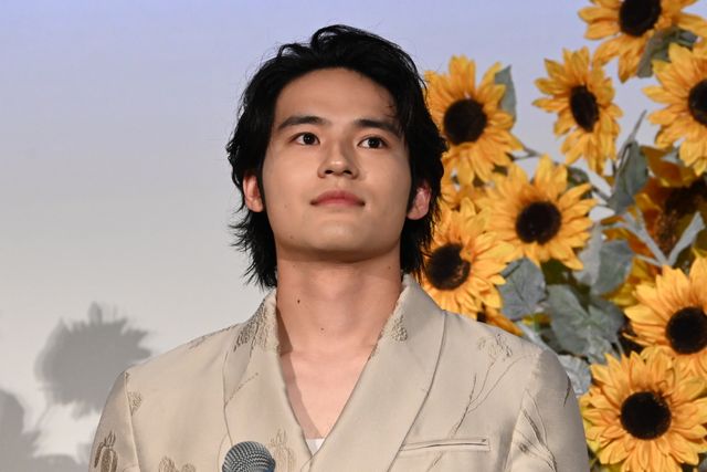 吉岡里帆、ピンクの和装がかわいい！映画『九龍ジェネリックロマンス』初日舞台あいさつ（10枚目）