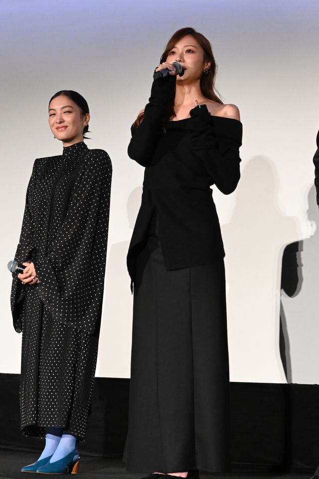 吉岡里帆、ピンクの和装がかわいい！映画『九龍ジェネリックロマンス』初日舞台あいさつ（21枚目）