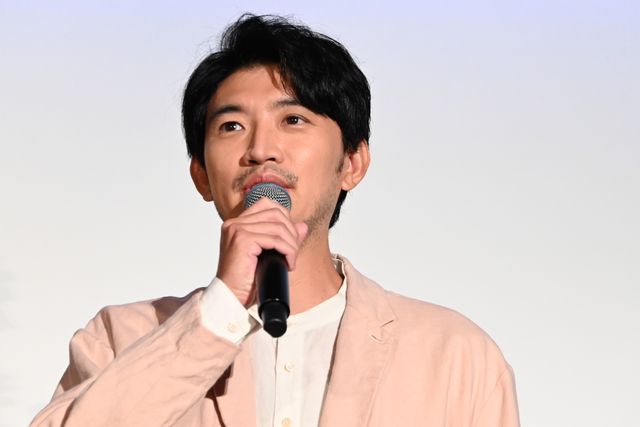 吉岡里帆、ピンクの和装がかわいい！映画『九龍ジェネリックロマンス』初日舞台あいさつ（22枚目）