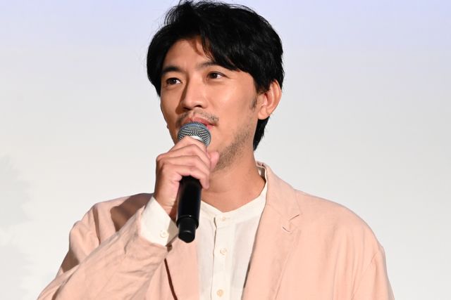 吉岡里帆、ピンクの和装がかわいい！映画『九龍ジェネリックロマンス』初日舞台あいさつ（23枚目）