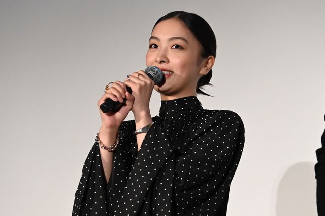 吉岡里帆、ピンクの和装がかわいい！映画『九龍ジェネリックロマンス』初日舞台あいさつ（26枚目）