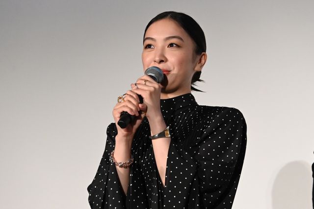 吉岡里帆、ピンクの和装がかわいい！映画『九龍ジェネリックロマンス』初日舞台あいさつ（27枚目）