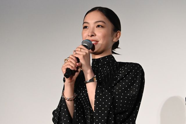 吉岡里帆、ピンクの和装がかわいい！映画『九龍ジェネリックロマンス』初日舞台あいさつ（28枚目）